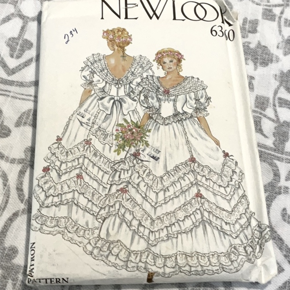 New Look 1989 wedding dress pattern. Sizes 8-18. Uncut